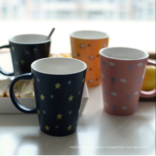 Haonai customized design ceramic coffee mug ceramic v mug with spoon and woodern lid